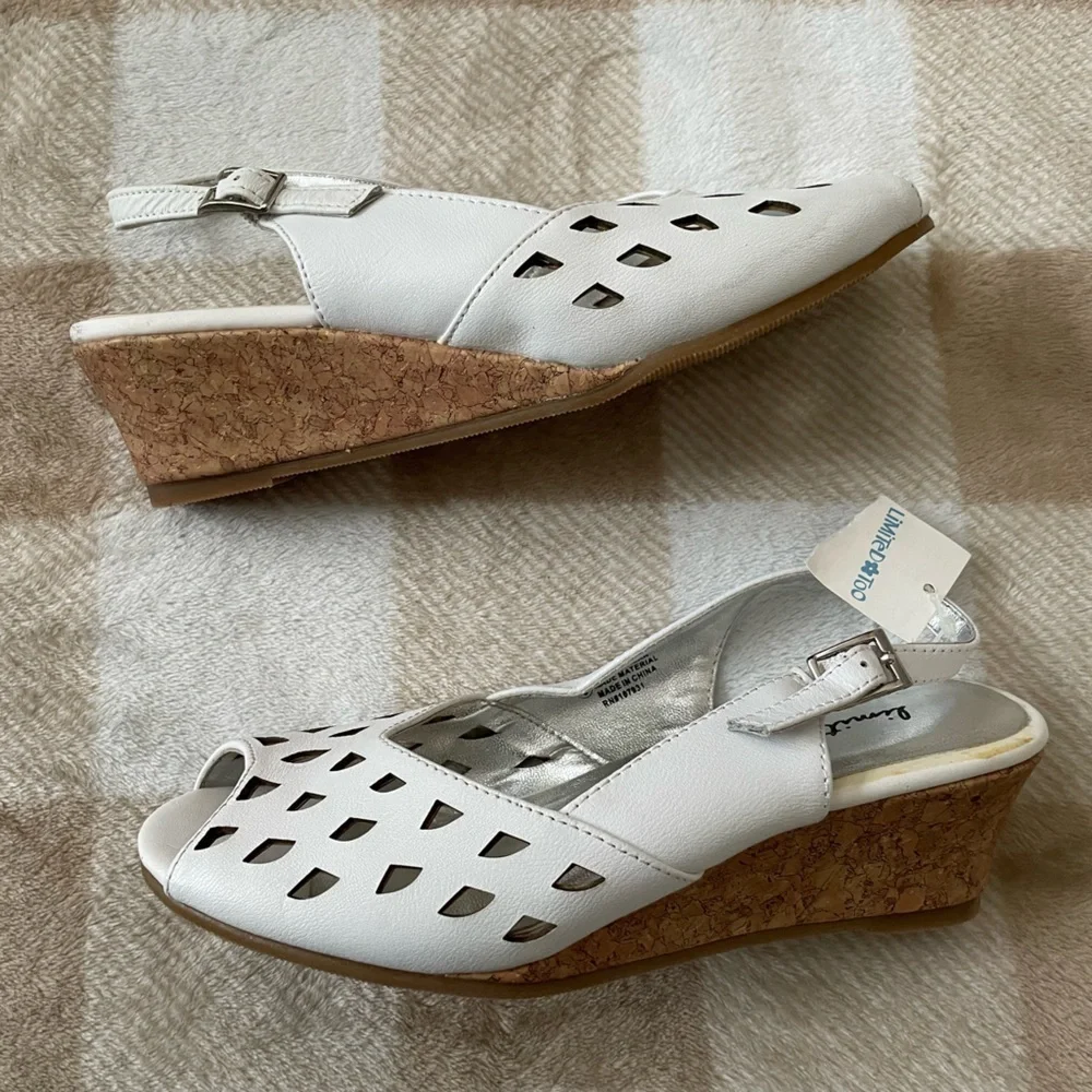 Limited Too NWT White Peep Toe Sandals size 3 Girls Wedges